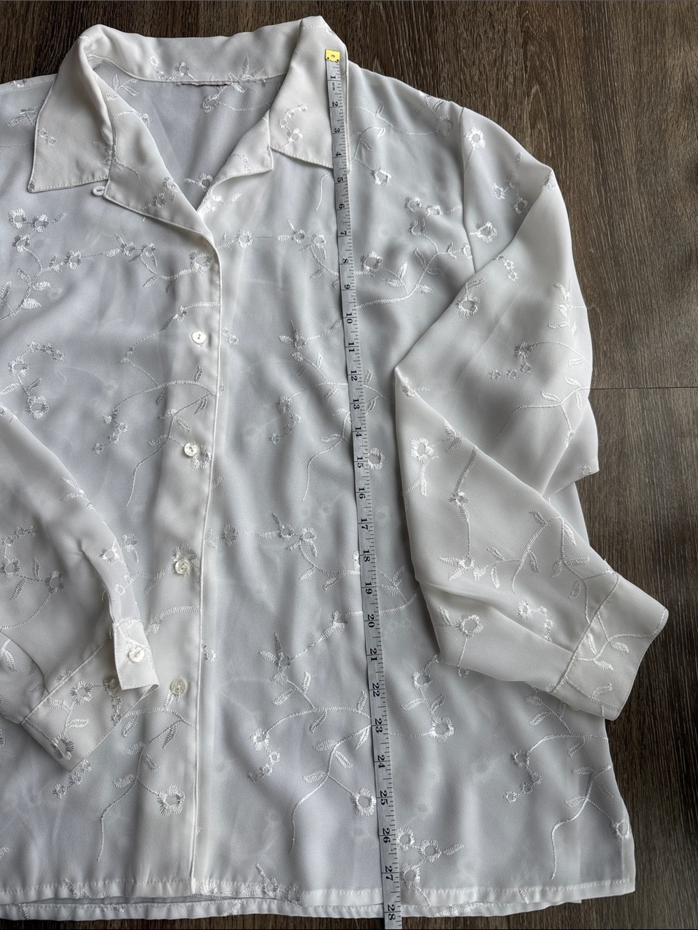 💥White Embroidered Sheer Button Front Blouse💥 - Picture 2 of 7